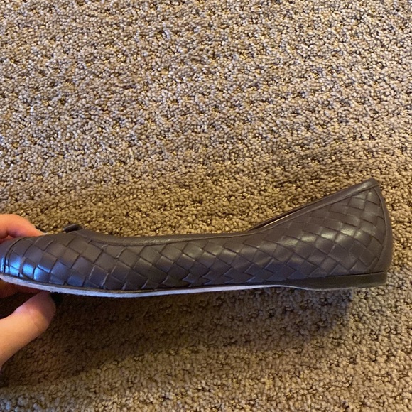 Bottega Veneta Leather Flats! 🥿 - Picture 9 of 13